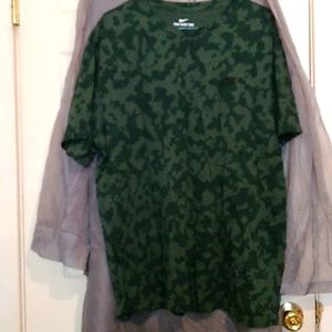 Mens Nike T-shirt